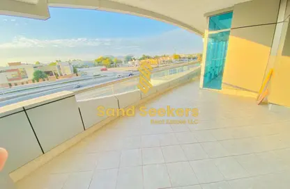 Apartment - 4 Bedrooms - 4 Bathrooms for rent in Al Mina - Abu Dhabi