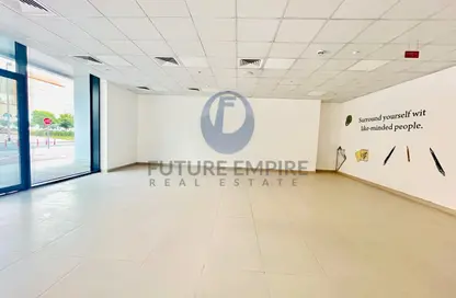Shop - Studio - 1 Bathroom for rent in Dubai Healthcare City - Bur Dubai - Dubai