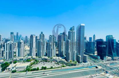 شقة - 4 غرف نوم - 7 حمامات للايجار في برج اسكيب - الخليج التجاري - دبي