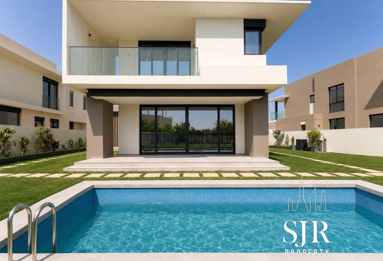 13months| 4BR | Pool | Large Plot | Near Clubhouse photo 4