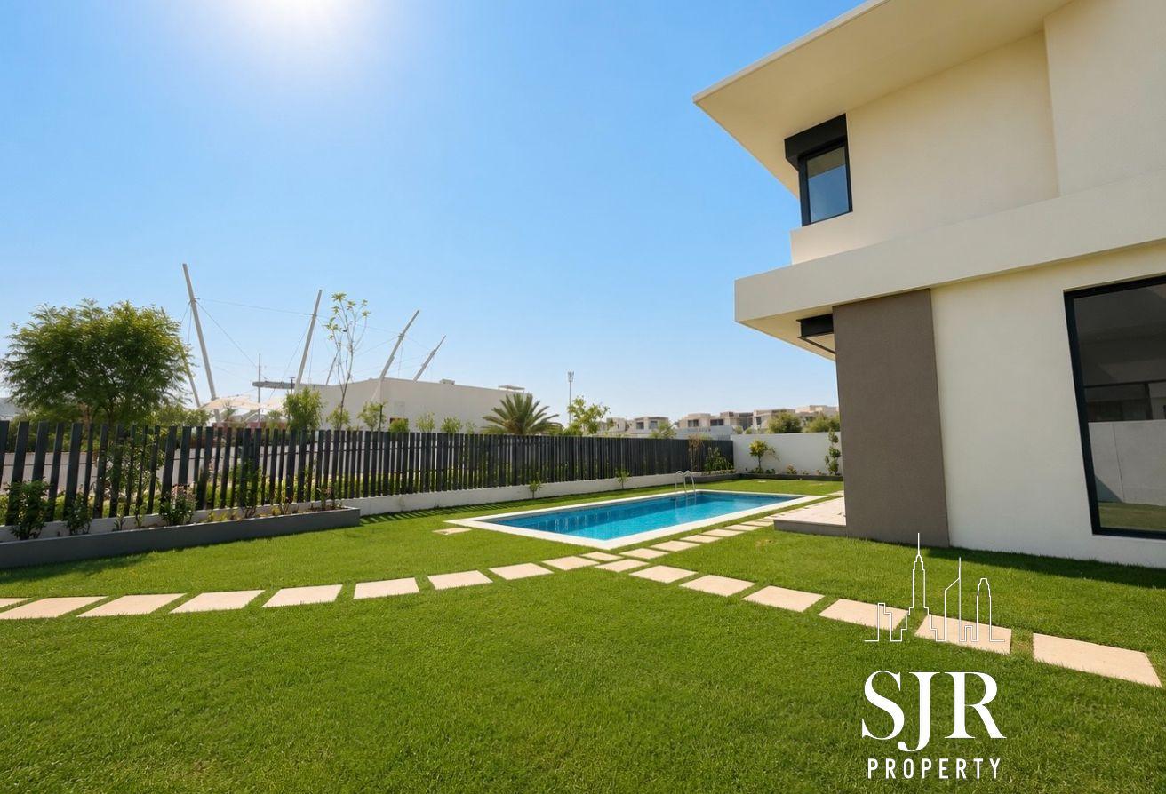 13months| 4BR | Pool | Large Plot | Near Clubhouse photo 5