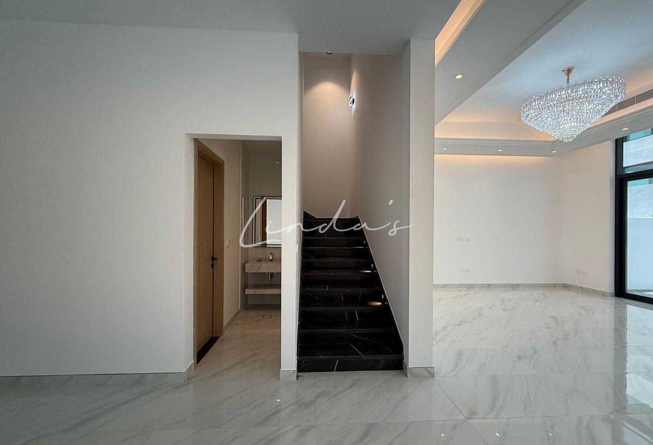 Massive Villa | Prime Location | Reduced Rent photo 11