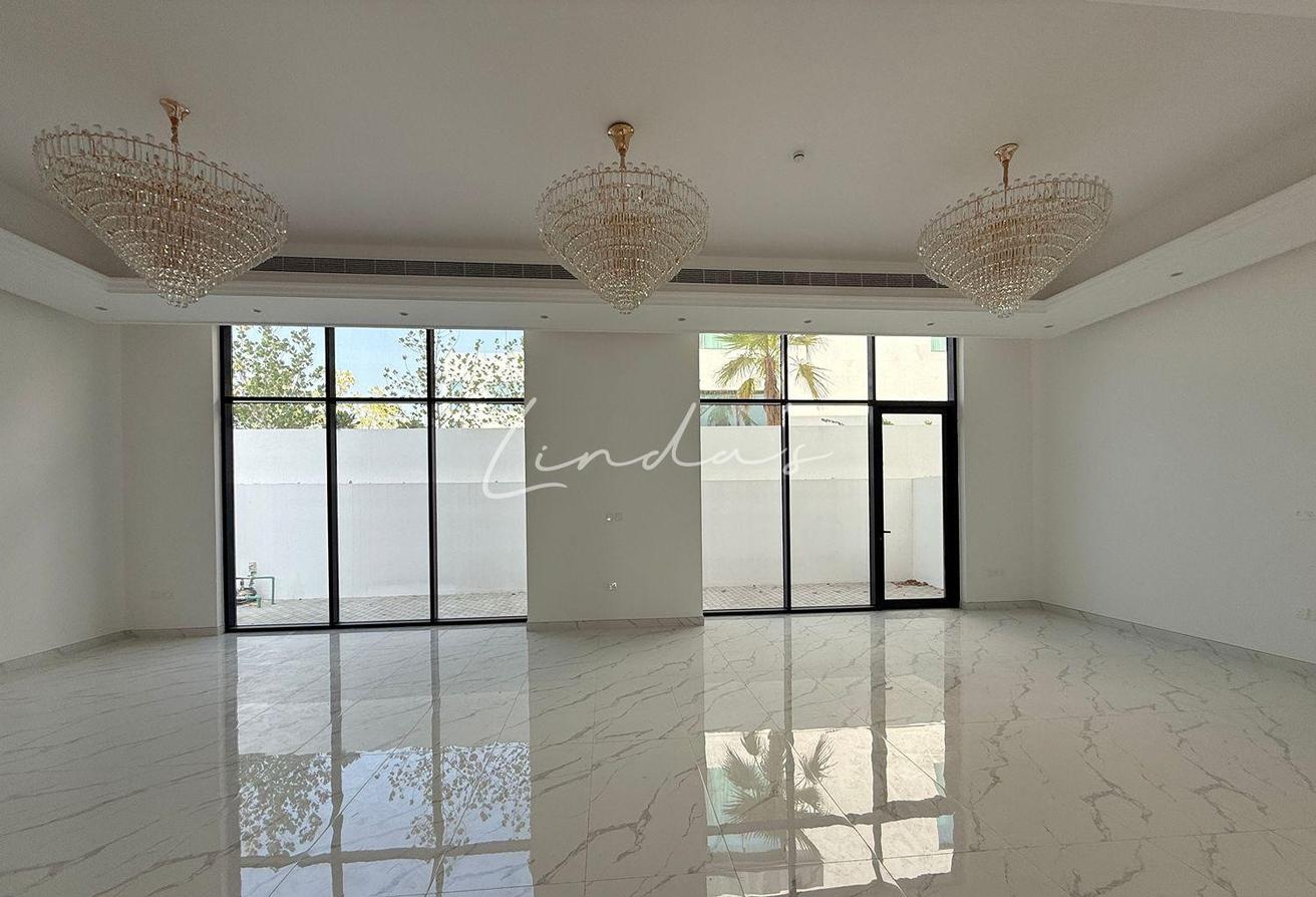 Massive Villa | Prime Location | Reduced Rent photo 4