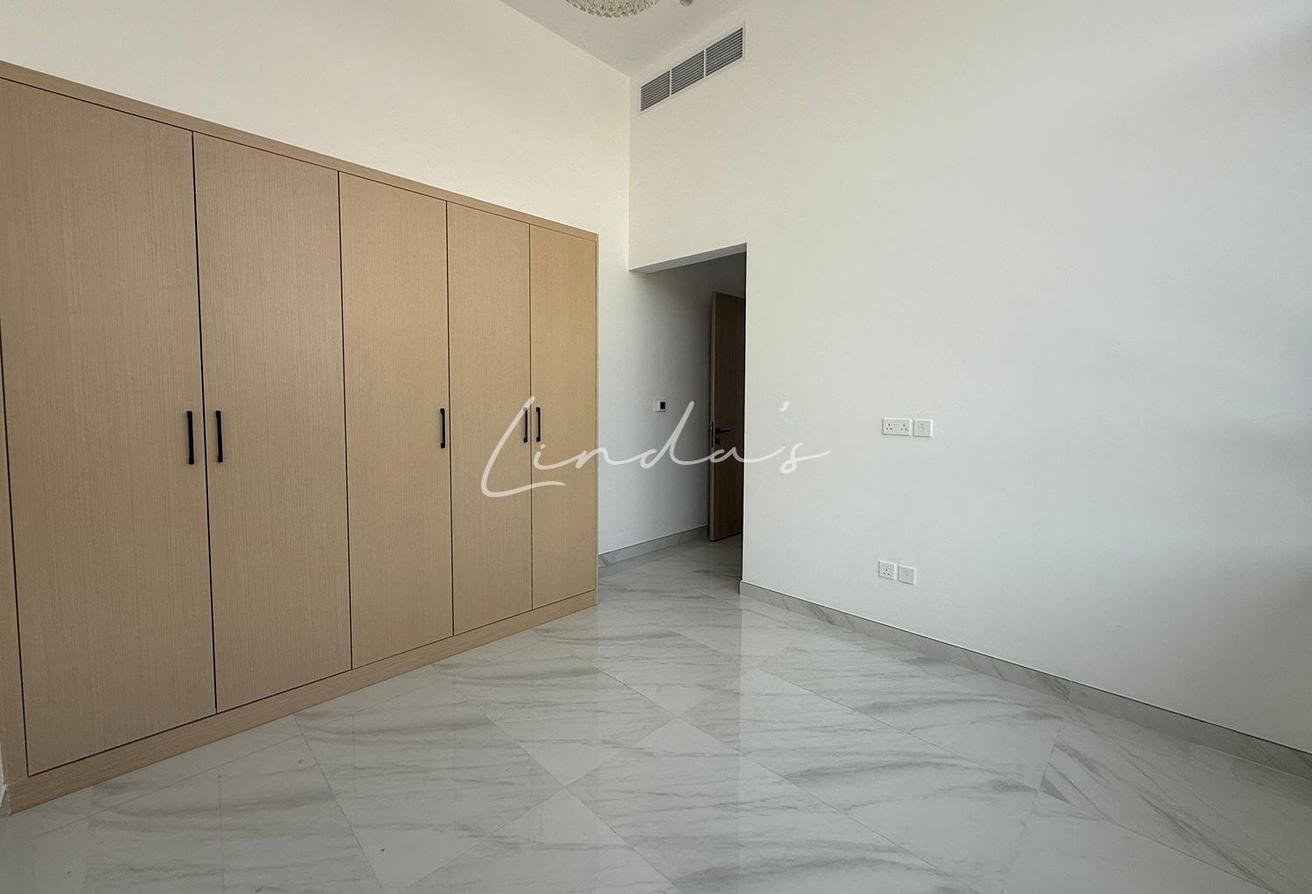 Massive Villa | Prime Location | Reduced Rent photo 18