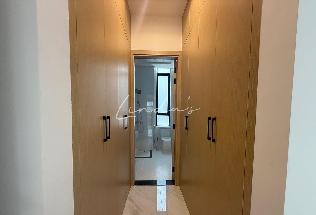 Massive Villa | Prime Location | Reduced Rent photo 15