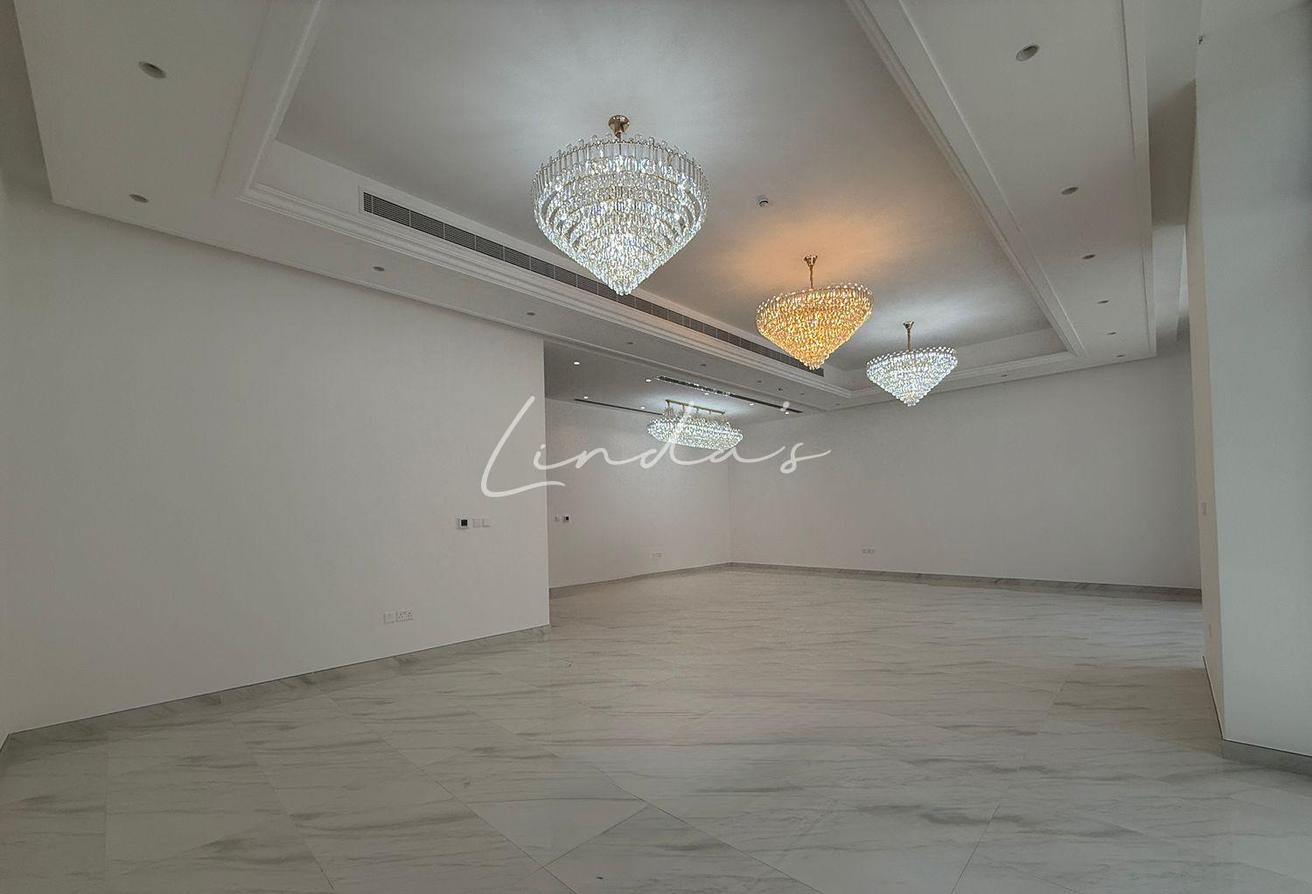 Massive Villa | Prime Location | Reduced Rent photo 6