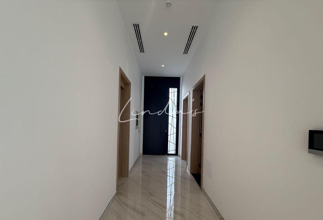 Massive Villa | Prime Location | Reduced Rent photo 10