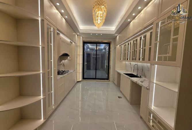 81526210 - Property Image 3