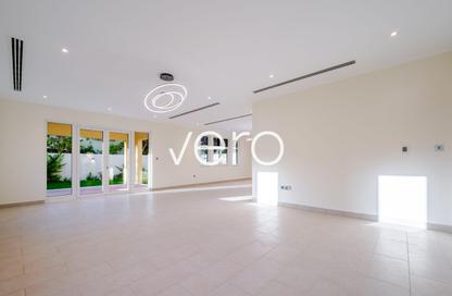 Villa - 3 Bedrooms - 4 Bathrooms for rent in District 8 - Jumeirah Park - Dubai