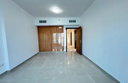 Apartment - 3 Bedrooms - 4 Bathrooms for rent in Al Khan Corniche - Al Khan - Sharjah
