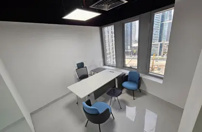 مكتب - 3 غرف نوم - 1 حمام للايجار في البرج الفضي - الخليج التجاري - دبي
