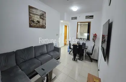 شقة - 3 غرف نوم - 3 حمامات للايجار في جلوبال ليك فيو - (JLT) مجمع E - أبراج بحيرات الجميرا - دبي