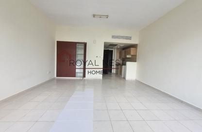 Apartment - Studio - 1 Bathroom for rent in Building X20 - England Cluster - International City - Dubai