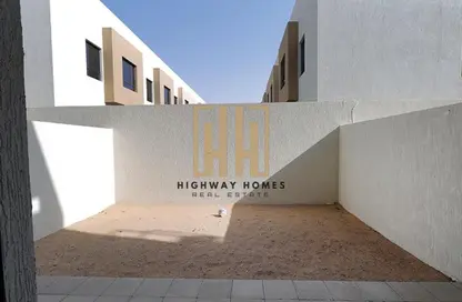 Townhouse - 2 Bedrooms - 4 Bathrooms for rent in Nasma Residence - Al Tai - Sharjah