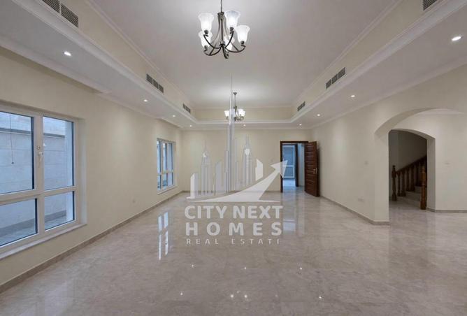 74234479 - Property Image 2