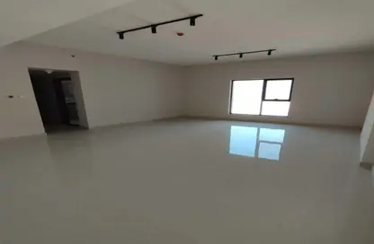 Apartment - 3 Bedrooms - 3 Bathrooms for rent in Gulfa Towers - Al Rashidiya 1 - Al Rashidiya - Ajman