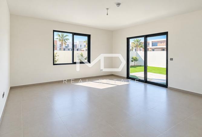 4-bed villa in Noya 1 · Vacant — photo 3