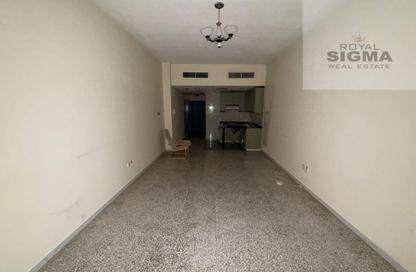 Apartment - Studio - 1 Bathroom for rent in Mankhool Building - Mankhool - Bur Dubai - Dubai