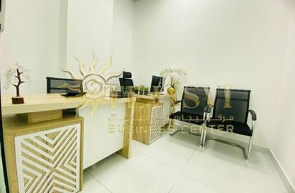 Office Space - Studio - 1 Bathroom for rent in Red Avenue - Al Garhoud - Dubai