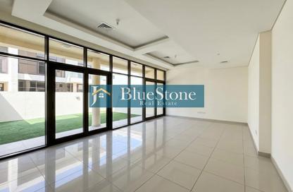 Townhouse - 3 - 5 for rent in Richmond - Damac Hills - Dubai