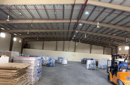 Warehouse - Studio - 2 Bathrooms for rent in Umm Al Thuoob - Umm Al Quwain