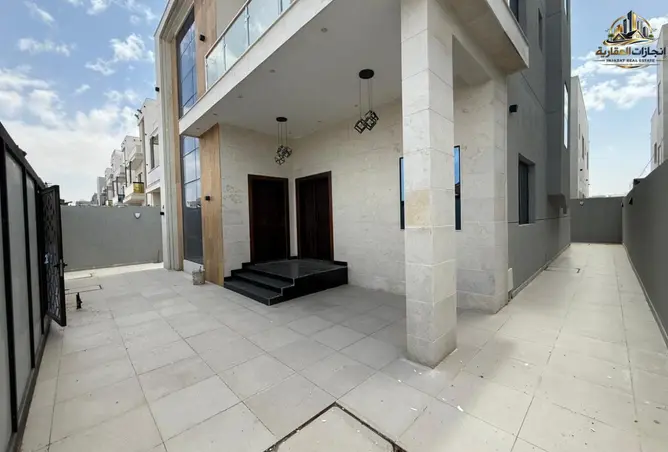 156003330 - Property Image 2