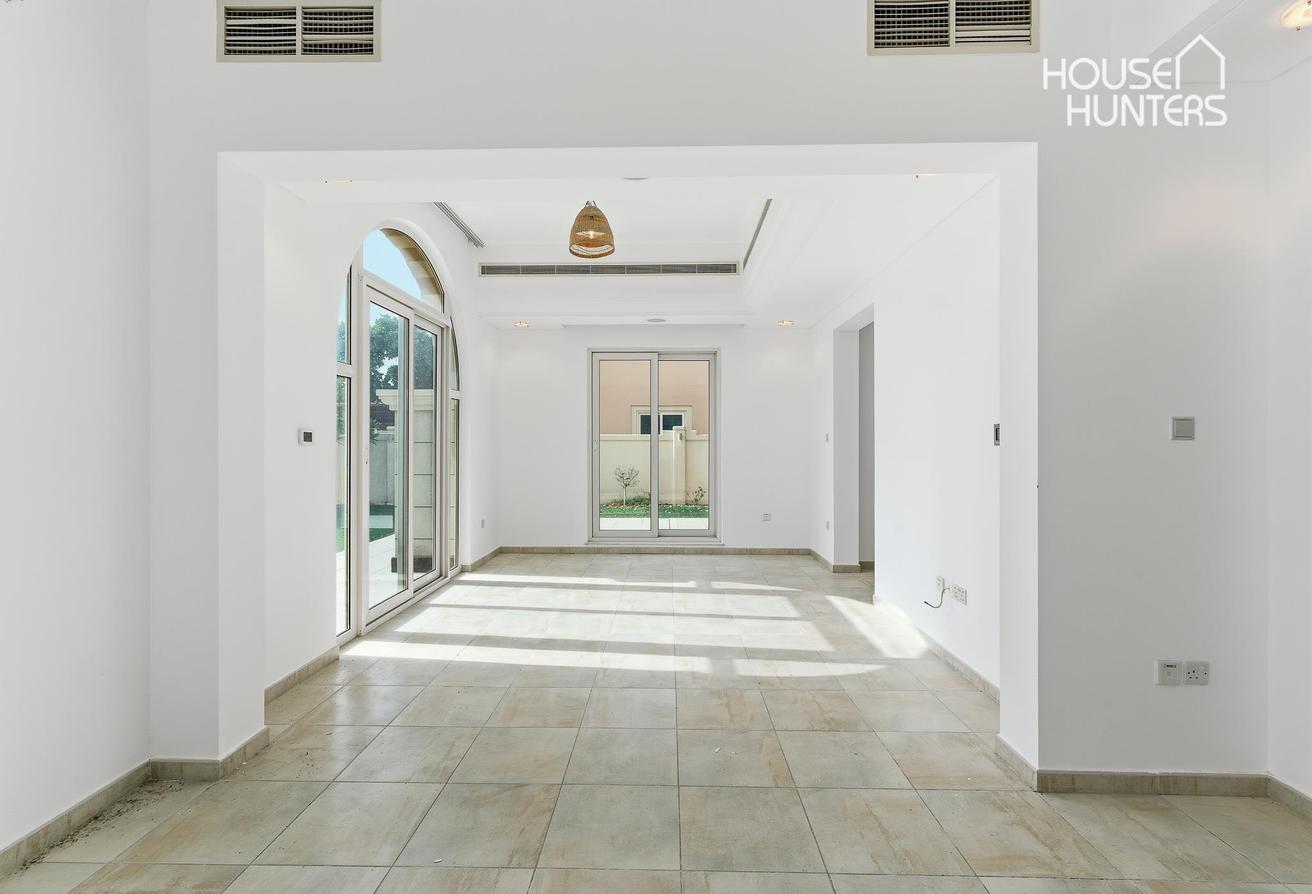 Huge Plot | Newly Renovated and Wrapped | Modern photo 2