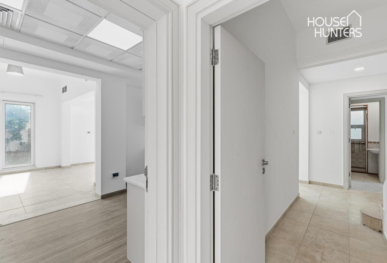 Huge Plot | Newly Renovated and Wrapped | Modern photo 21