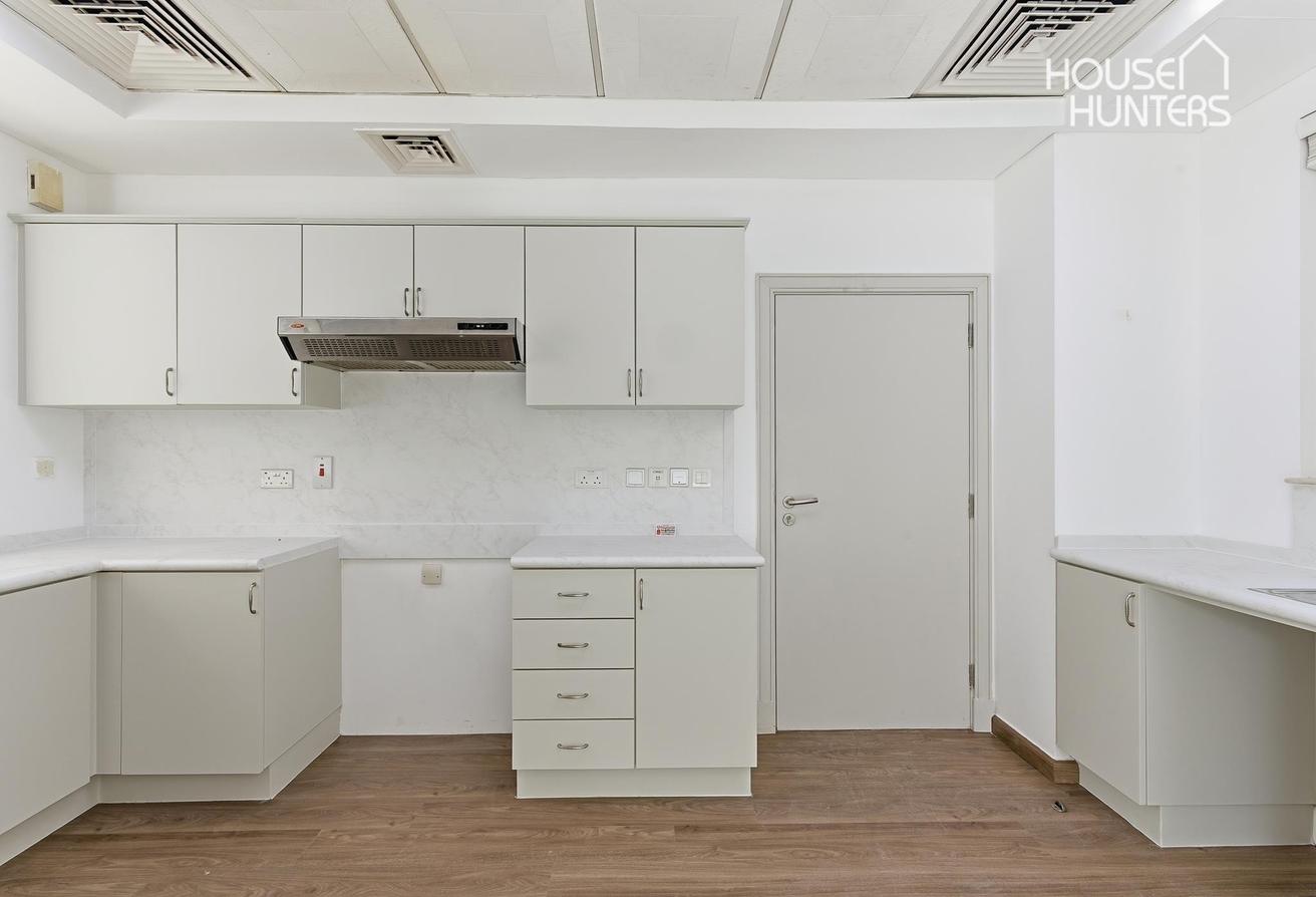 Huge Plot | Newly Renovated and Wrapped | Modern photo 5