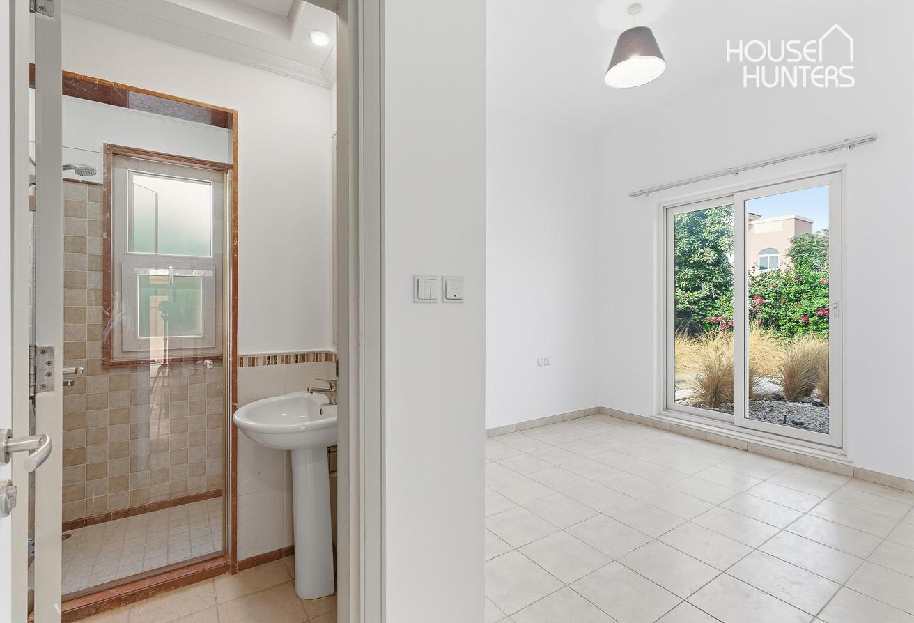 Huge Plot | Newly Renovated and Wrapped | Modern photo 14
