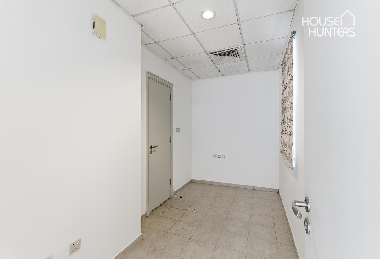 Huge Plot | Newly Renovated and Wrapped | Modern photo 20