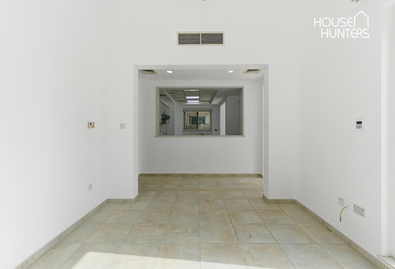 Huge Plot | Newly Renovated and Wrapped | Modern photo 13