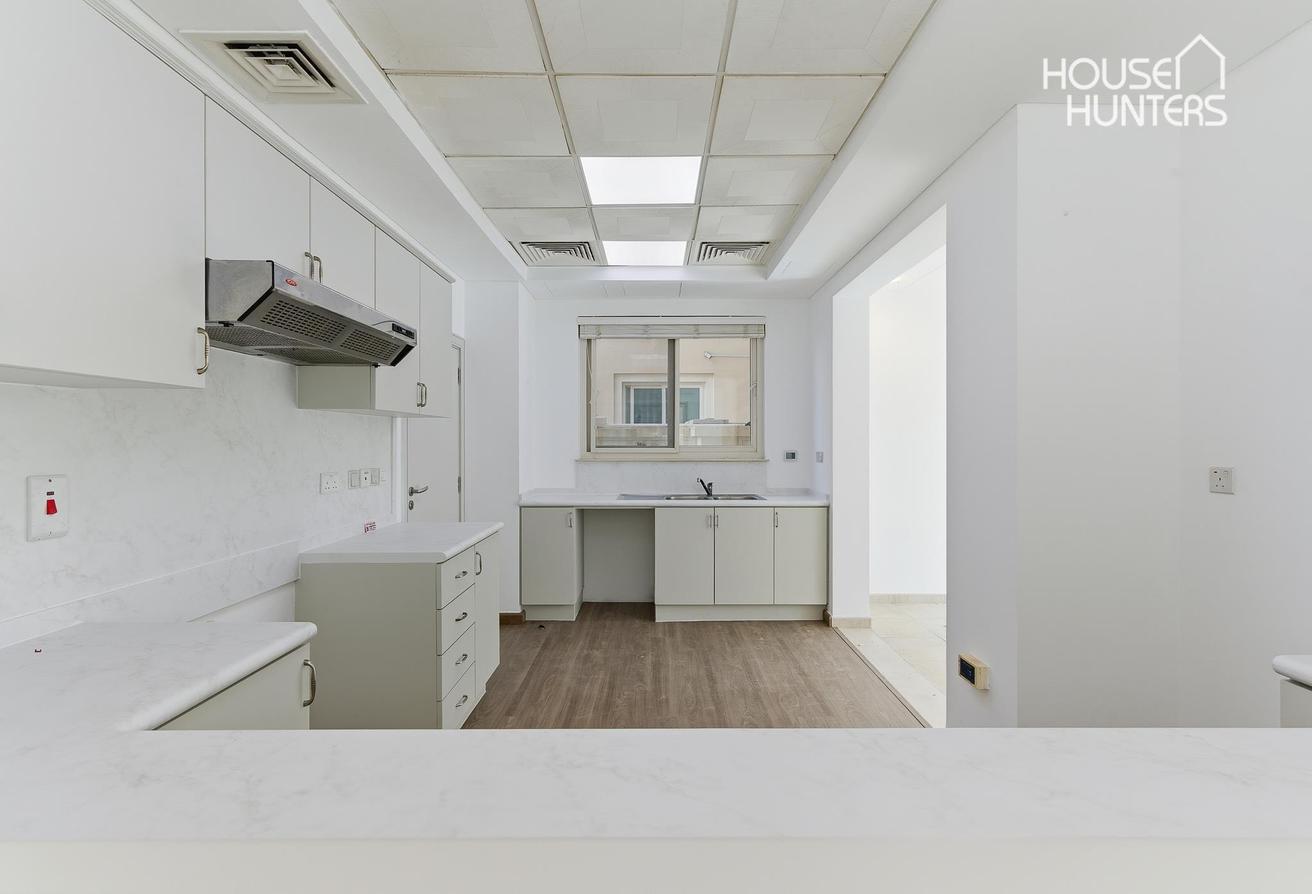 Huge Plot | Newly Renovated and Wrapped | Modern photo 16