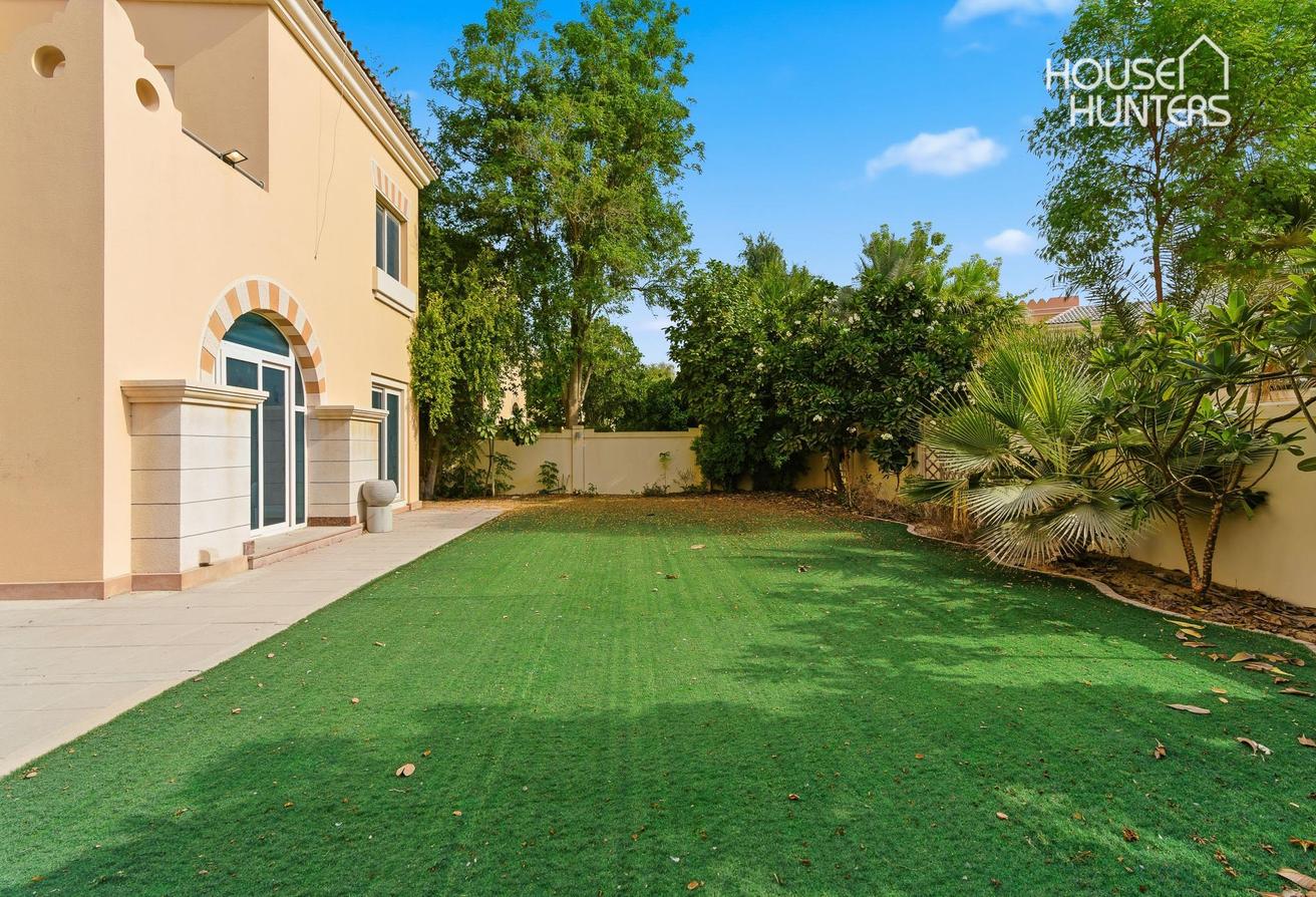 Huge Plot | Newly Renovated and Wrapped | Modern photo 17