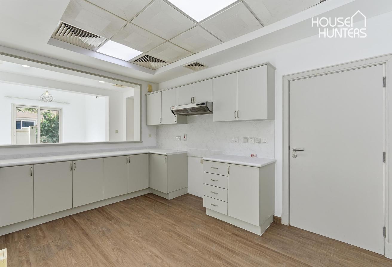 Huge Plot | Newly Renovated and Wrapped | Modern photo 3