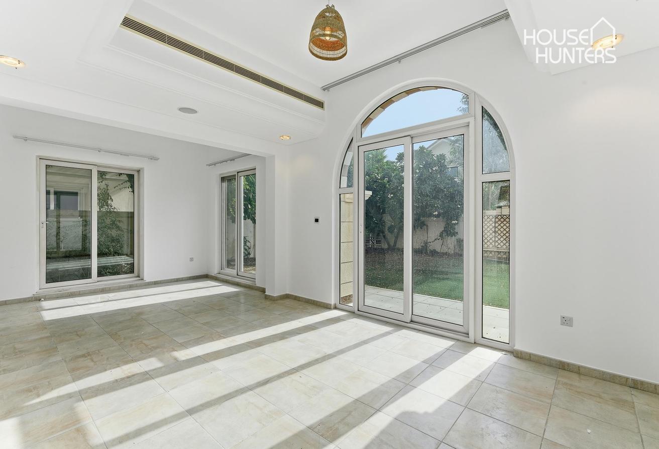 Huge Plot | Newly Renovated and Wrapped | Modern photo 12