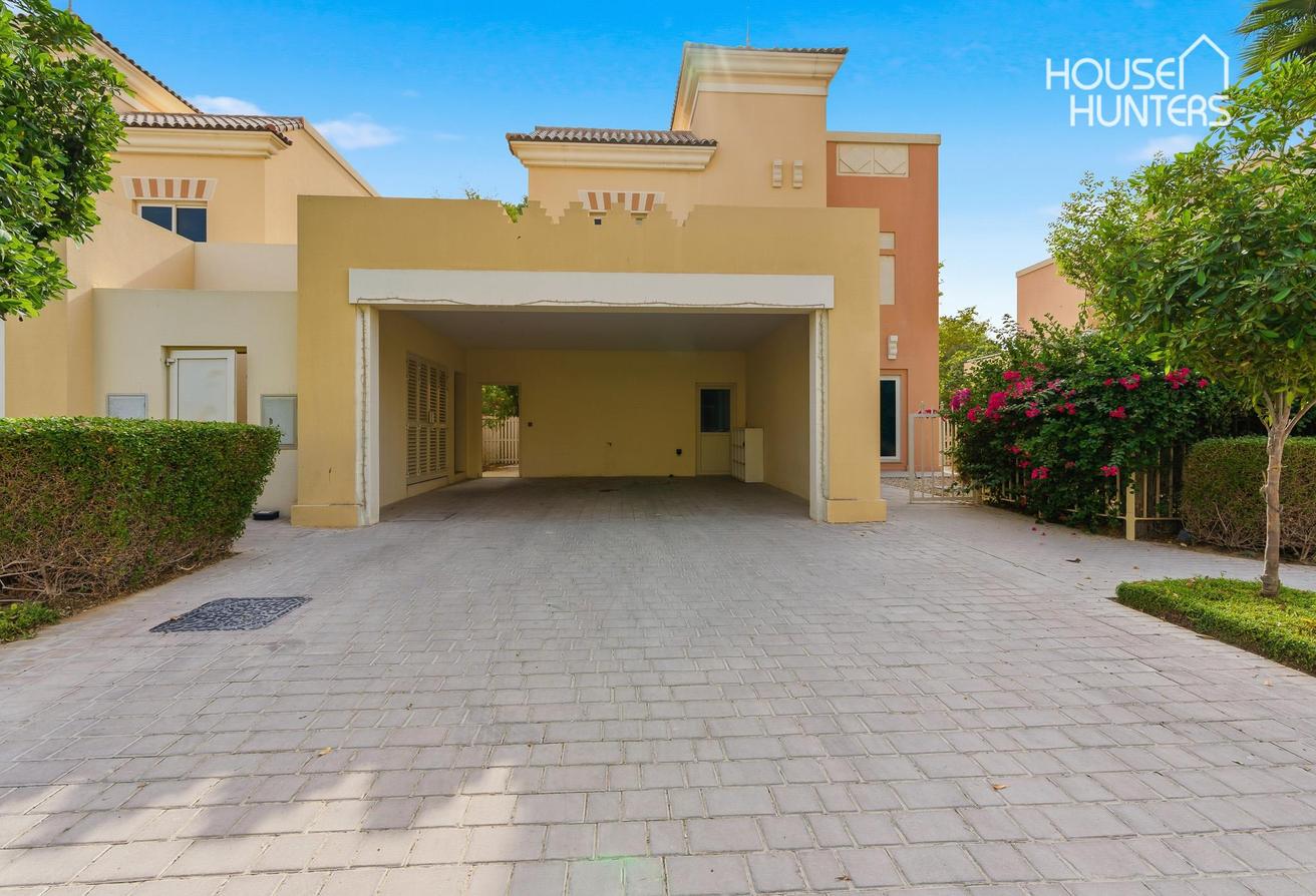 Huge Plot | Newly Renovated and Wrapped | Modern photo 19