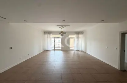 Apartment - 2 Bedrooms - 2 Bathrooms for rent in Al Hallawi - Shoreline Apartments - Palm Jumeirah - Dubai