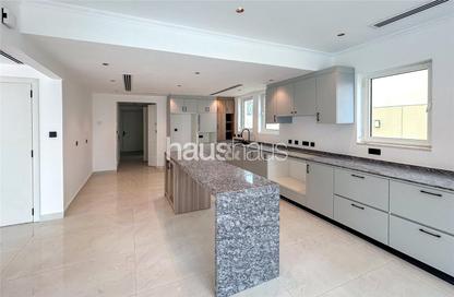 Villa - 3 Bedrooms - 4 Bathrooms for sale in Regional Small - Regional - Jumeirah Park - Dubai