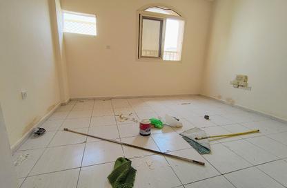 Apartment - 1 - 1 for rent in Fire Station Road - Muwaileh - Sharjah