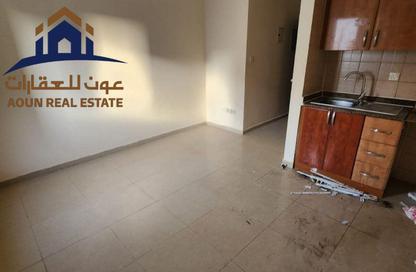 Apartment - Studio - 1 Bathroom for rent in Al Qulaya'ah - Al Sharq - Sharjah Apartment - Studio - 1 Bathroom for rent in Al Qulaya'ah - Al Sharq - Sharjah