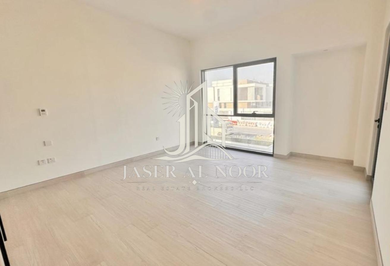 Corner Landscaped | Prime Location | Vacant photo 9
