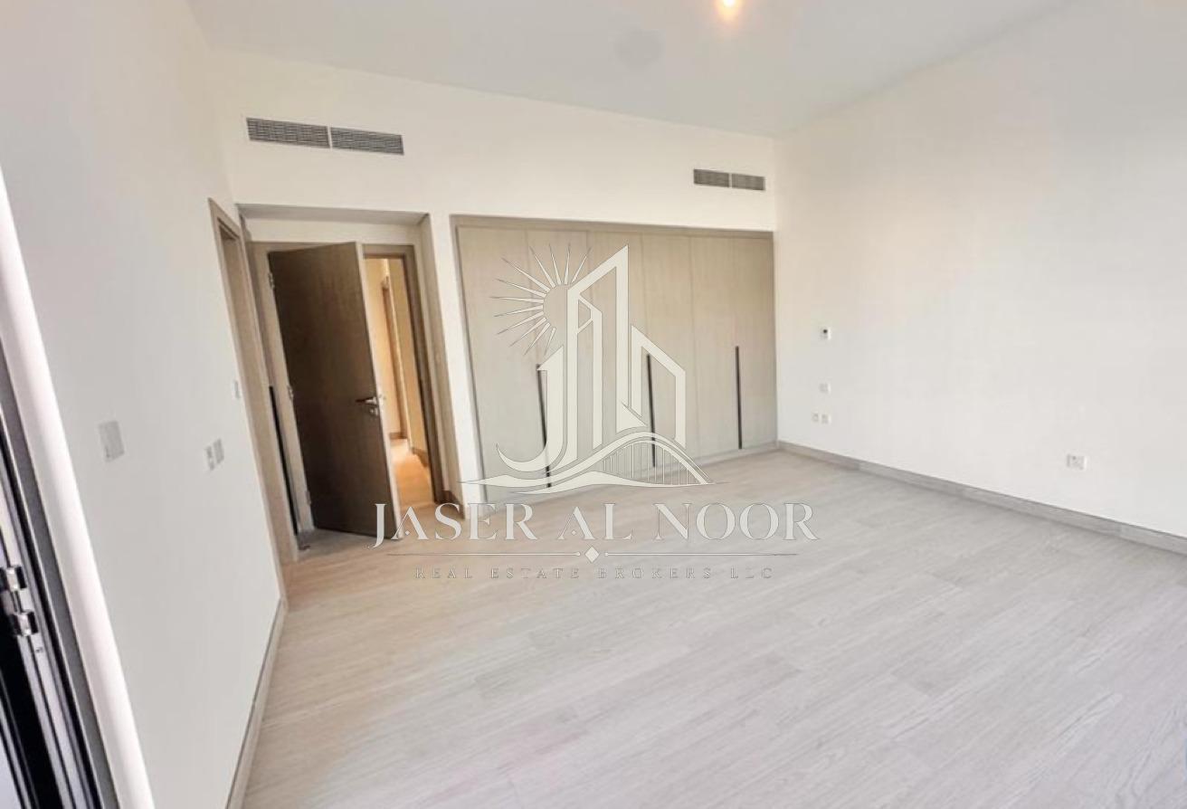 Corner Landscaped | Prime Location | Vacant photo 10