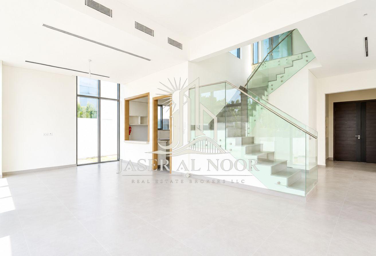 Corner Landscaped | Prime Location | Vacant photo 5