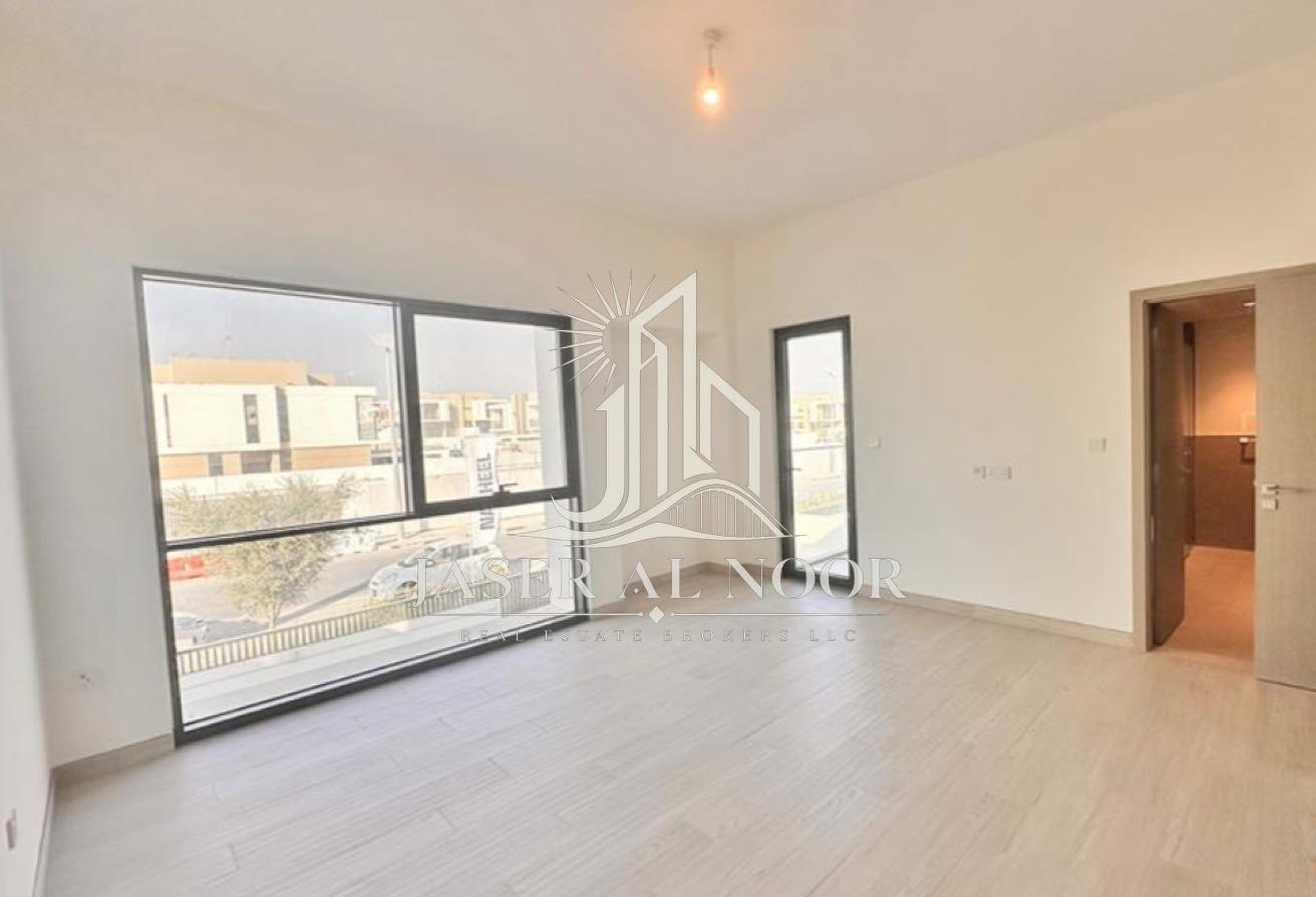 Corner Landscaped | Prime Location | Vacant photo 8