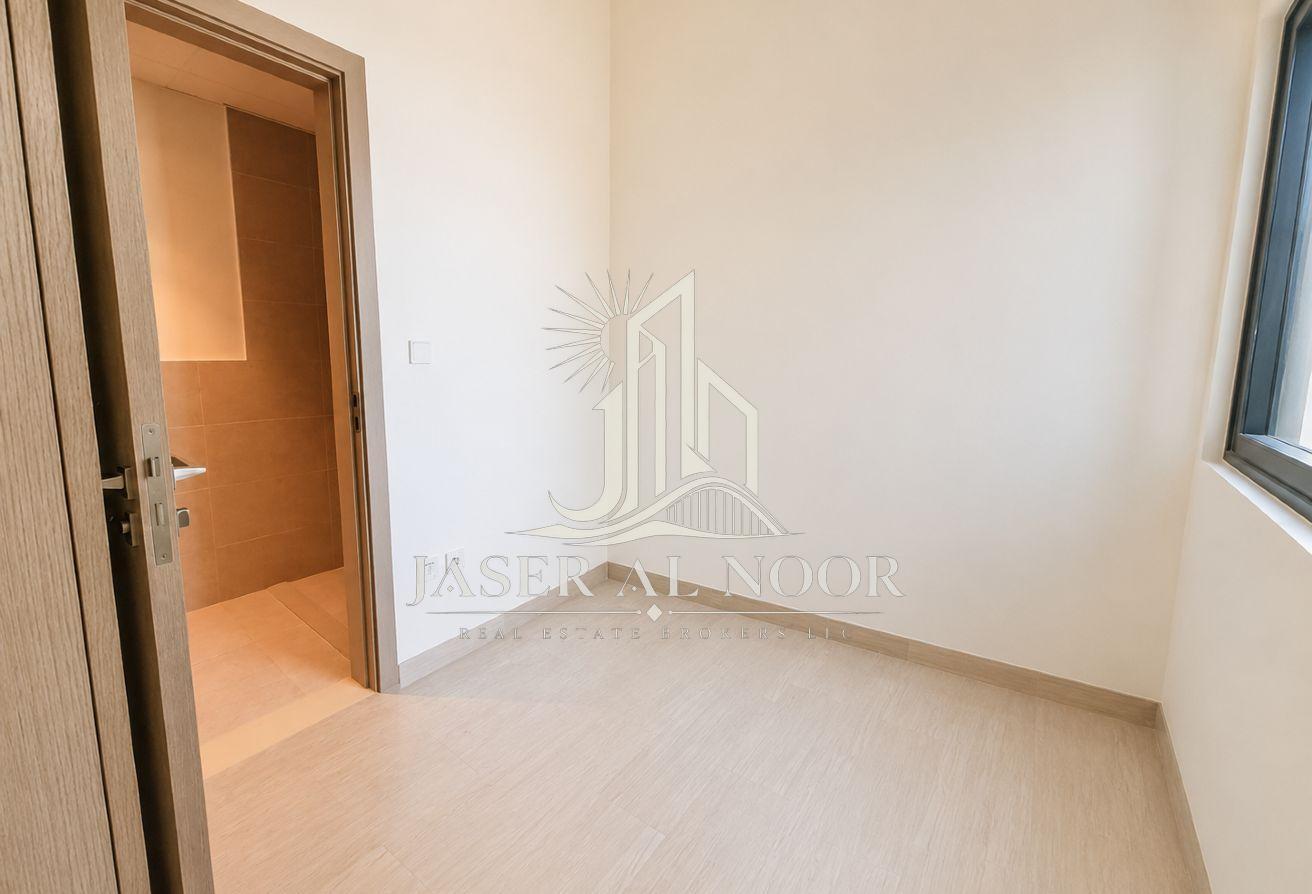 Corner Landscaped | Prime Location | Vacant photo 11