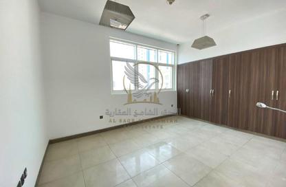 Apartment - 2 - 3 for rent in SG Al Soor Building - Al Soor - Al Qasimia - Sharjah
