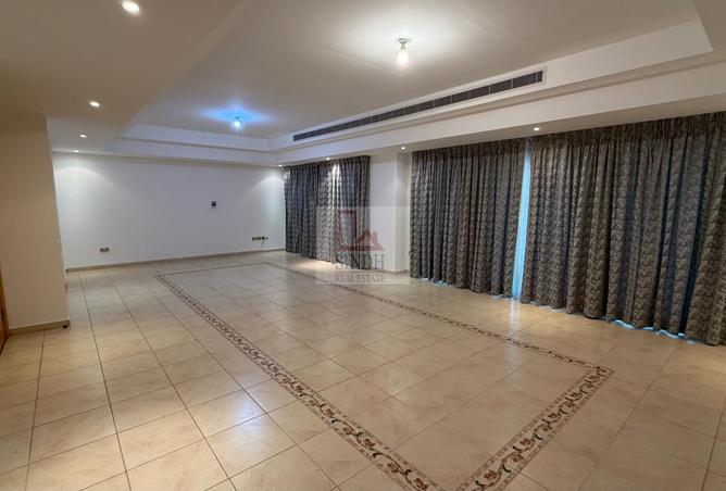 73808079 - Property Image 2