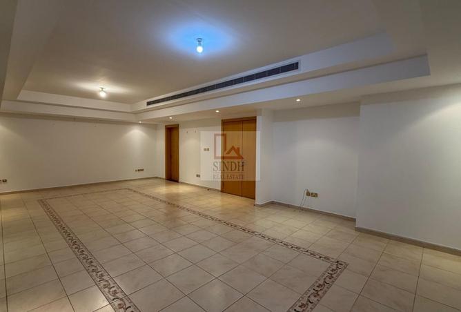 73808079 - Property Image 3