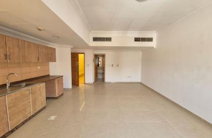 Apartment - Studio - 1 for rent in Fire Station Road - Muwaileh - Sharjah
